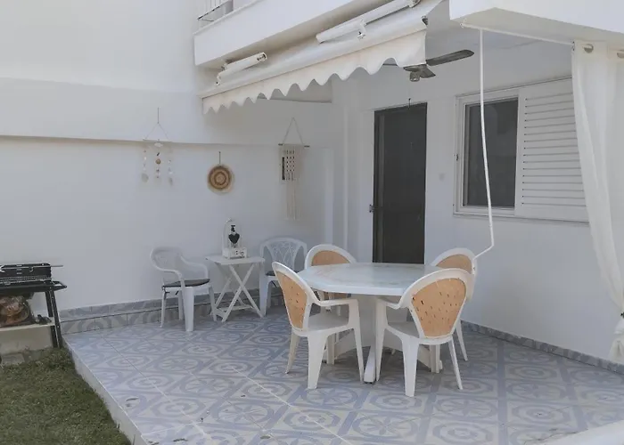 7 Seas House